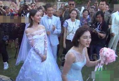 明星婚礼抢捧花,一场浪漫的“花式”争夺战