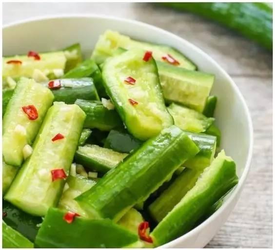 娱乐圈吃瓜里的凉菜是什么意思,揭秘明星幕后故事