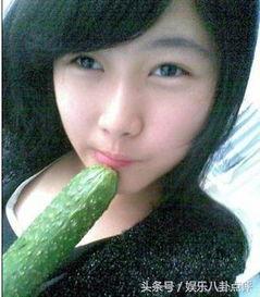 娱乐吃瓜美女,揭秘美女生吃瓜背后的故事